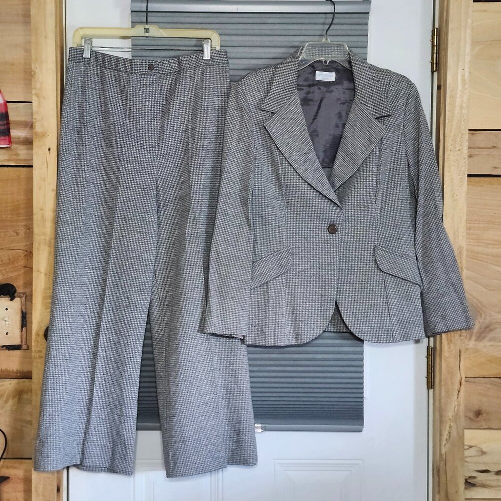 Vintage sears womans gray pants suit  size see description